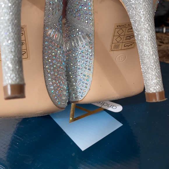 Heels with matching purse - Picture 13 of 15